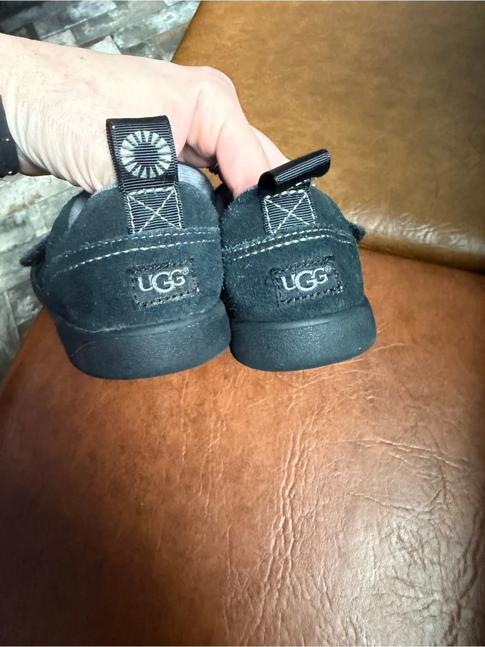 Uggs Kegan Kids Black Suede Velcro Sneakers